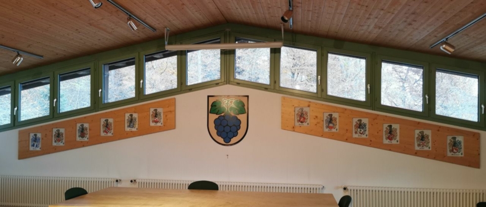 Burgersaal_Wappen_schmal.jpg